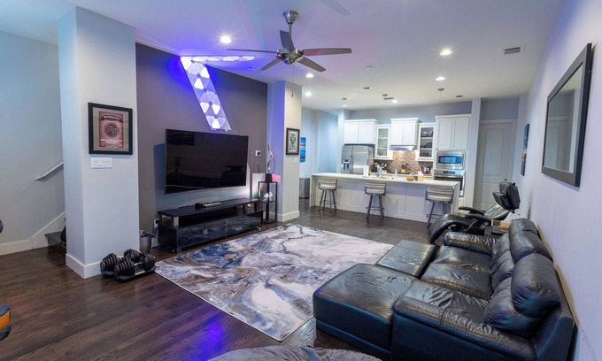 Old East Dallas House | Modern 2 BR, 4 Story Smarthome with Rooftop Hot Tub, Game Room and Skyline Views