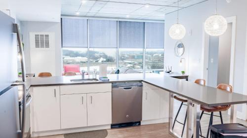 Downtown Apartment | Modern 2 BR with Balcony in GR Entertainment District
