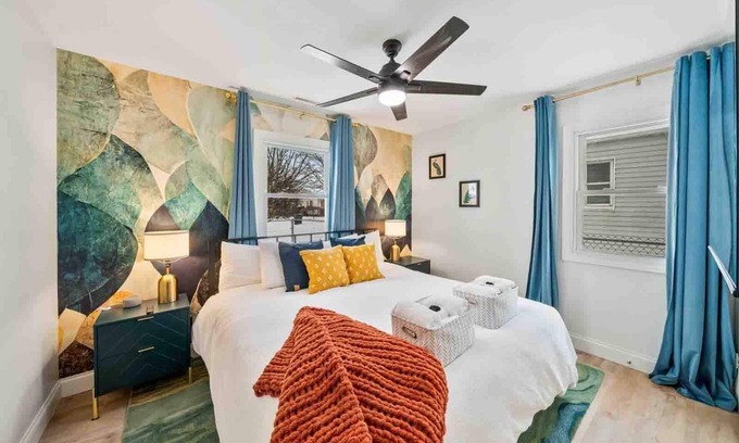 South Bend House | Modern 2BR House Notre Dame, Downtown & Casino