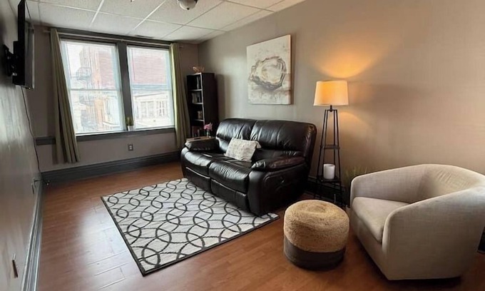 Morgantown Apartment | Modern 2BR w/Ensuite | Downtown Morgantown | WVU