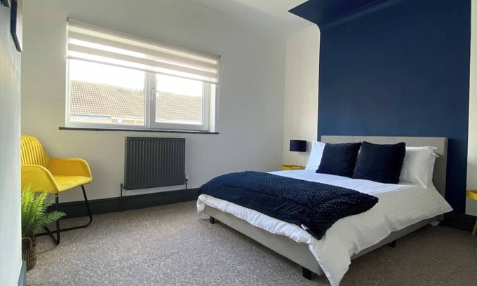 Cleethorpes House | Modern 3 Bed House with Parking