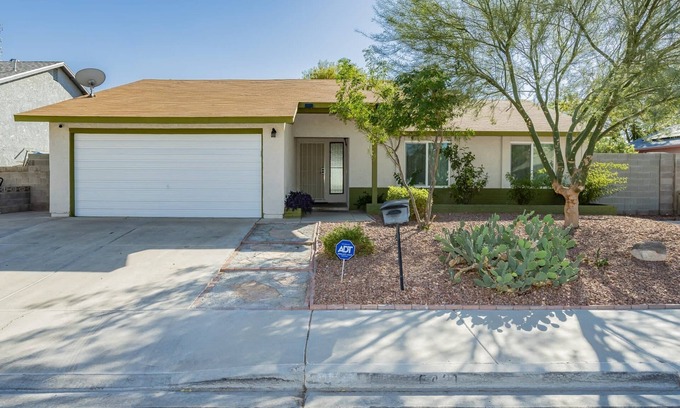 Las Vegas House | Modern 3BR & 2Bath Home away from Home