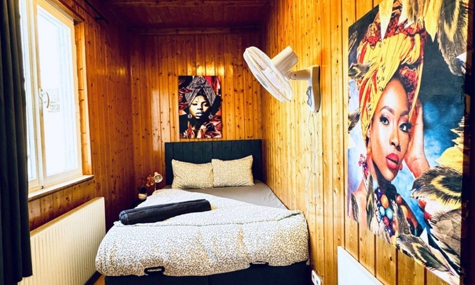 Meidling Apartment | Modern 3BR Apt with Private Garden | Sleeps 10