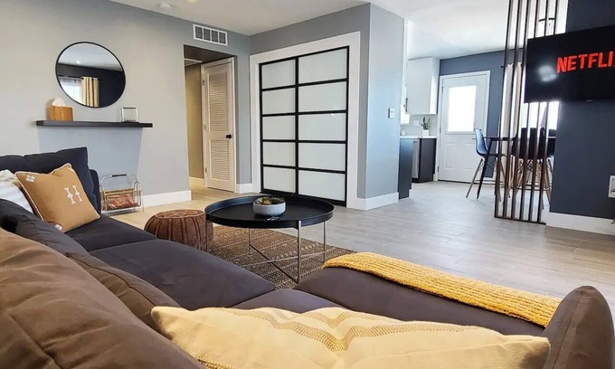 Paradise House | Modern 3BR house next to Airport & Strip!