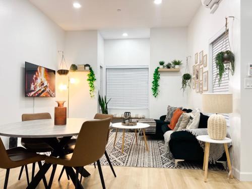 Clawson House | Modern 3BR Oasis Free Parking