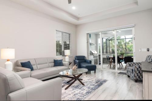 Naples Park Villa | Modern 4BR Naples Park Pool Home 5 Min to Beach