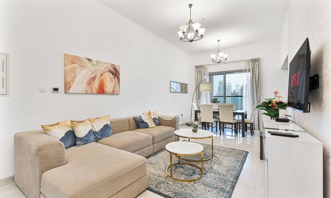 Business Bay Apartment | Modern 4BR w/Gym, Pool, Sauna & Skyline Views