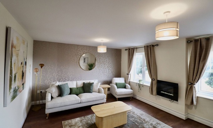 Bray on Thames Ski Chalet | Modern 5-Bedroom House in Maidenhead