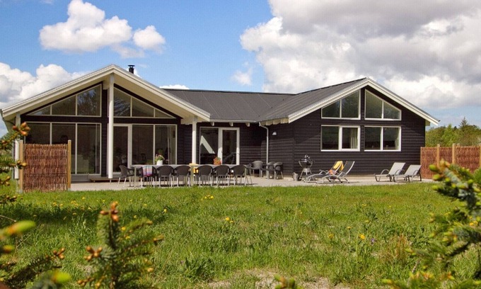Aalbaek House | Modern activity house for large groups in idyllic Aalbæk on the Baltic Sea