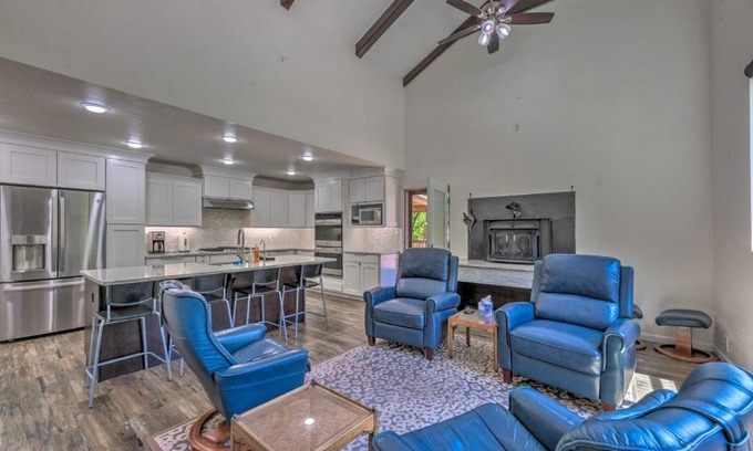 Bear Park House | Modern Alpine Cabin 3 Miles to Ski Cloudcroft