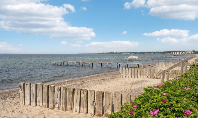 Juelsminde House | Modern and beautiful wooden house, just a few 100 meters from the family friendly sandy beach.