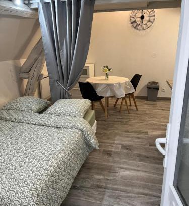 Bourges Apartment | Modern and bright studio