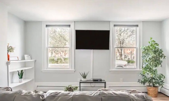 Newburgh Apartment | Modern and Bright with office+ walk to nearby Waterfront, 1st FL.