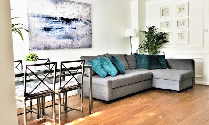 Docklands House | MODERN AND LUXURY FAMILY HOUSE IN HEART OF ROYAL DOCKS,EXCEL,GOOD TRANSPORT