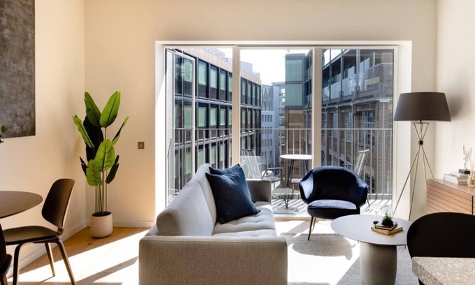 Cathedrals Apartment | Modern and Stylish 2 Bedroom near London Bridge