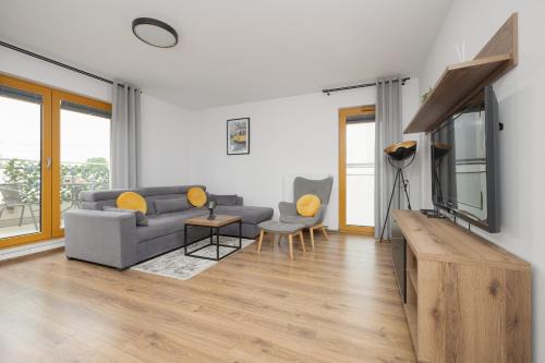 Konstancin-Jeziorna Apartment | Modern Apartments with Parking and AC Warsaw Suburbs by Noclegi Renters