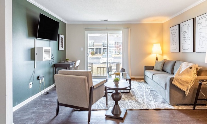 Indianapolis Apartment | Modern Apartment in Prime Location (ID5833X31)