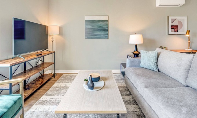 Nashville Apartment | Modern Apartment in Prime Location (ID6493X28)