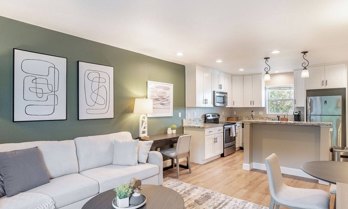 Fremont Apartment | Modern Apartment in Prime Location (ID8203X92)