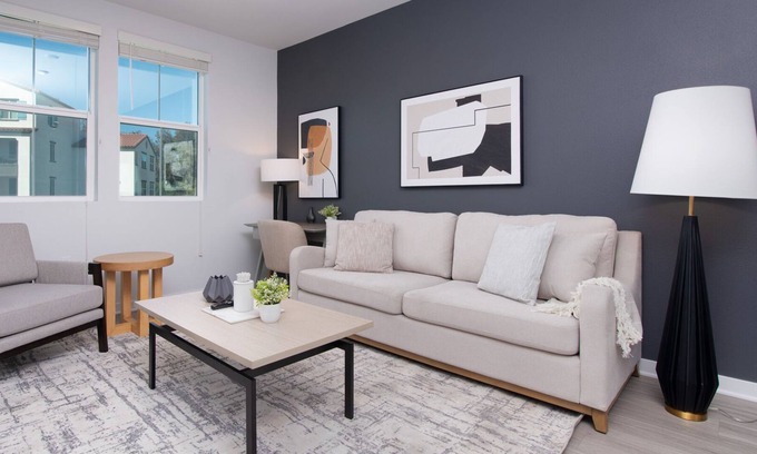 Corona Apartment | Modern Apartment in Prime Location (ID8563X36)