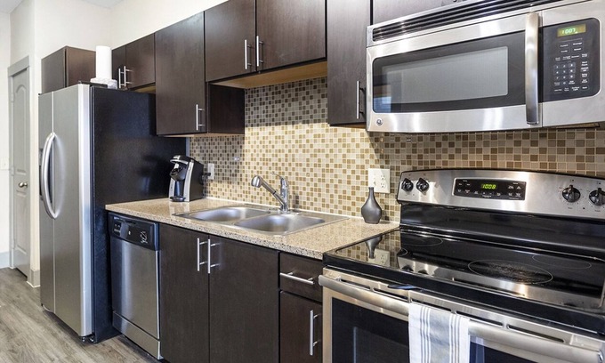 Lake Highlands Apartment | Modern Apartment in Prime Location (ID8114X76)