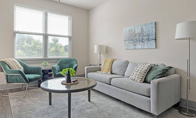 Lake Highlands Apartment | Modern Apartment in Prime Location (ID1384X902)