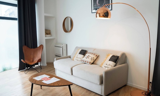 Chartrons Apartment | Modern Apartment in the Heart of Chartrons