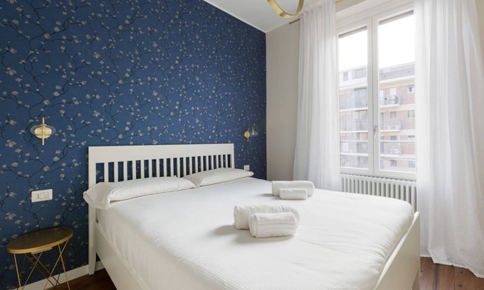 Porta Vittoria Apartment | Modern apartment of approximately 45sqm, perfect for 2 people, located on the fourth floor of a building with lift.The apartment is located 3.6km from Linate Airport and a short distance from the "Monzino Cardiology Center" and the "Milano-Forlanini" tra