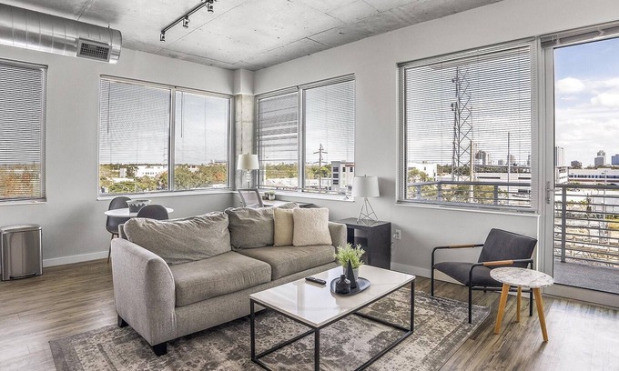 Historic Old Northeast Apartment | Modern Apartment in Prime Location (ID2344X96)