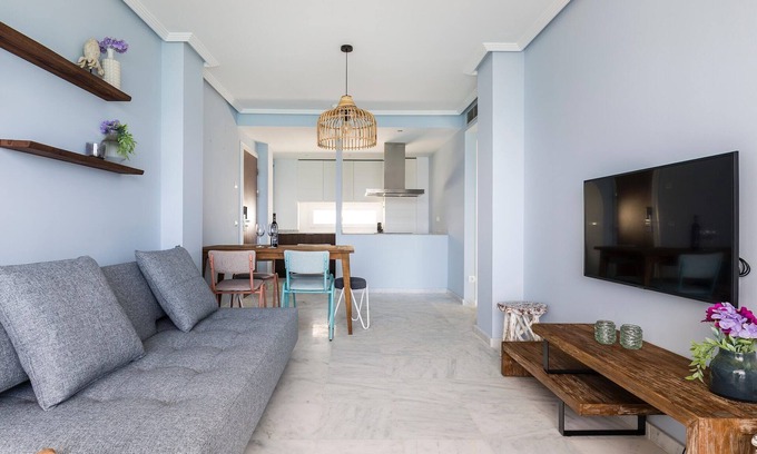 Coveta Fuma Apartment | Modern Apartment with Pool