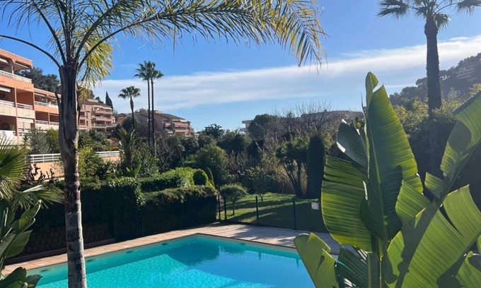 Menton Apartment | Modern apartment with swimming pool in Menton