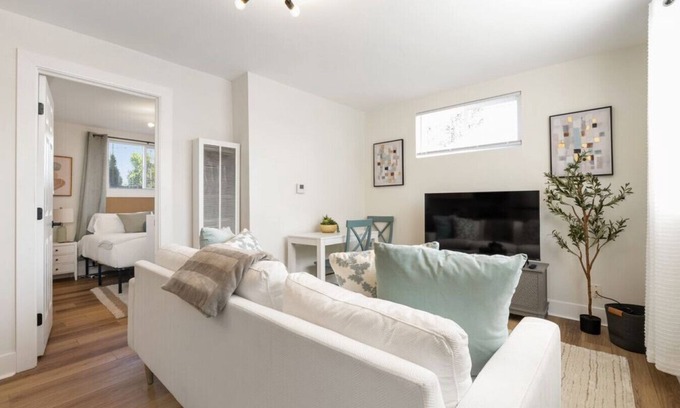 Downtown Columbus Apartment | Modern Apt | Parking | Near German Village + Dtwn