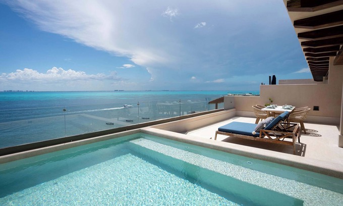 Isla Mujeres Apartment | Modern Apt with Private Roof Garden & Pool