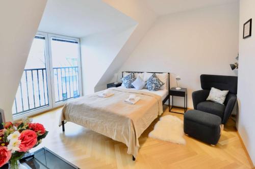Ottakring Apartment | Modern Attic Flat with 2 Bedrooms