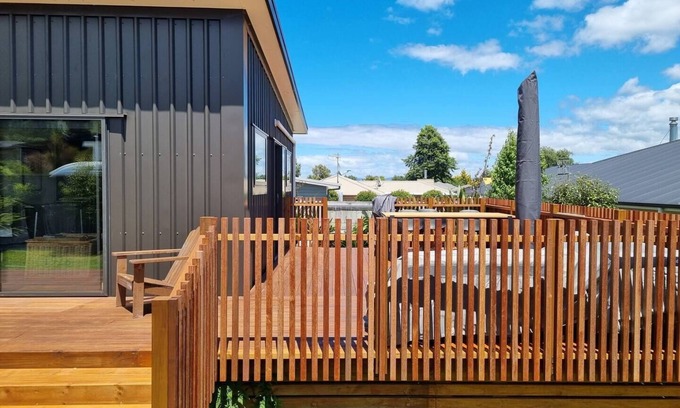 Kinloch House | Modern bach ideal for rest and relaxation