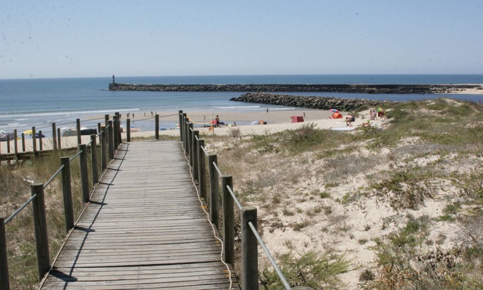Vila do Conde Apartment | Modern beach apartment, Free Wifi, Swimming pool, Condominium, 55 inch TV