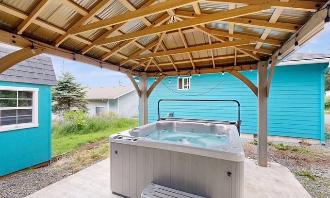 Rockaway Beach House | Modern Beach Cottage with a covered patio, fire pit, grill, & easy beach access