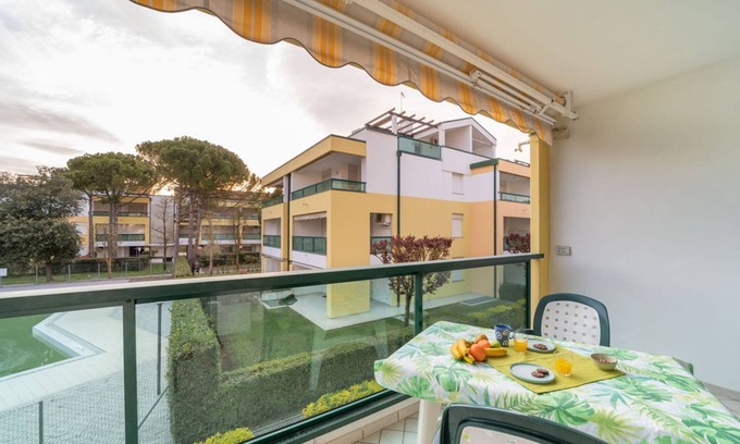 Bibione Lido del Sole Apartment | Modern beachfront holiday apartment with pool