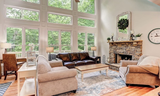Big Canoe Cabin | Modern Cabin in Big Canoe. Waterfalls, View, GameRoom, Dog friendly