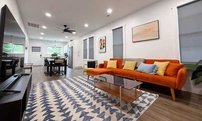 Wilmington House | Modern Cargo District Gem | Walk to Shops & Downtown | King Bed