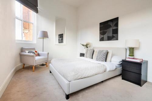 Leicester City Centre Apartment | Modern City Centre Apartment - Sleeps 4 - ideal for families, couples & professionals