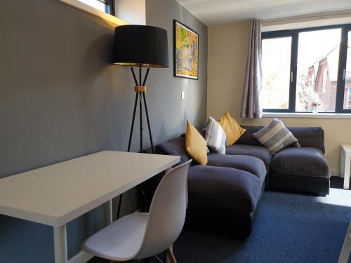 Norwich Apartment | Modern City Home with 5 Ensuites and Private Parking! Perfect for Working teams