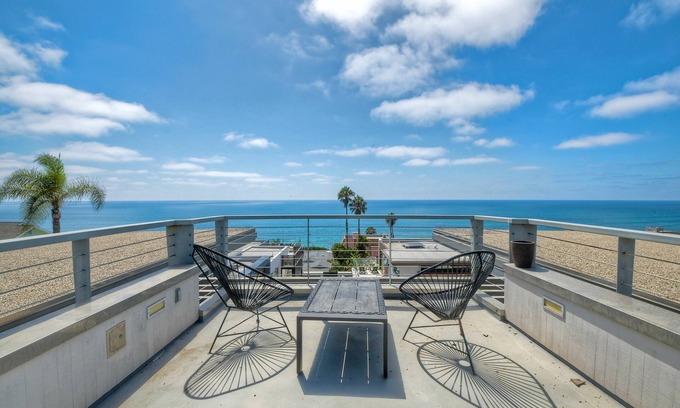 Cardiff-by-the-Sea House | Modern Coastal Luxury Home with Ocean Views & Pool