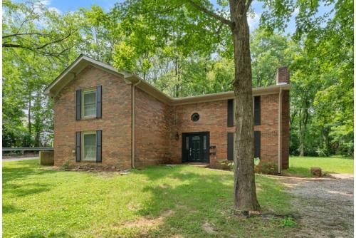 Glasgow Apartment | Modern Comfort Elegant Unit in Glasgow