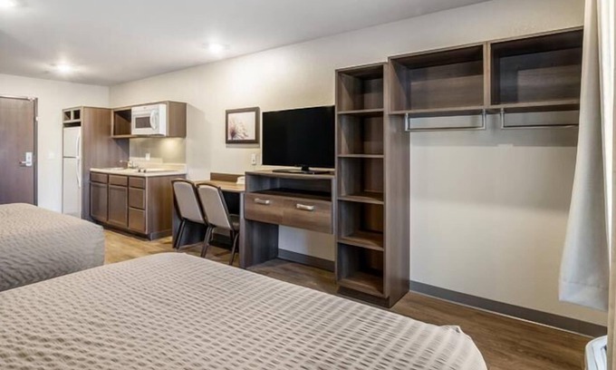 Bellflower House | Modern Comforts in a Charming Locale! Full Kitchen, Pets Allowed, Free Parking!