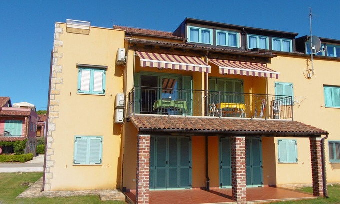 Gedici Apartment | Modern & cozy apartment with pool and tennis court near Porec - 2 bedrooms