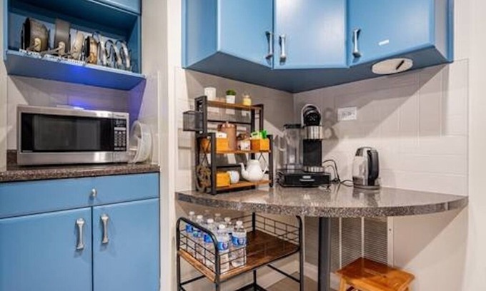 Ravenswood Apartment | Modern, Cozy & Chic 2 BR/1BA Apartment in Lincoln Square/Ravenswood, Chicago, IL