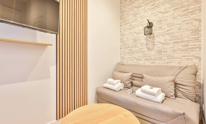 Quartier du Faubourg-Montmartre Apartment | Modern deluxe studio in the heart of Paris