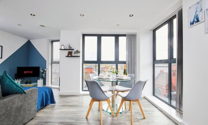 Fallowfield Apartment | Modern Double En-suite - Parking