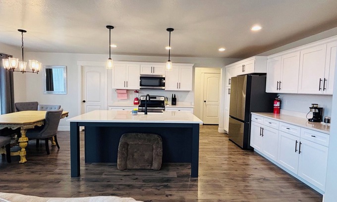 Utah County House | Modern Eagle Mountain house